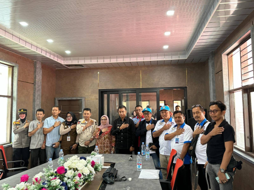 Dampingi Bupati Kampar, Kasatpol-PP Kampar Hadir Hadapi Aksi Damai di Disperinaker Kampar