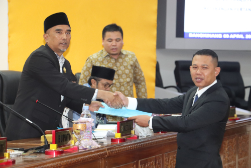 Fraksi Demokrat Kritik Pembangunan Tak Merata hingga Digitalisasi Lambat dalam LKPJ Kampar 2024