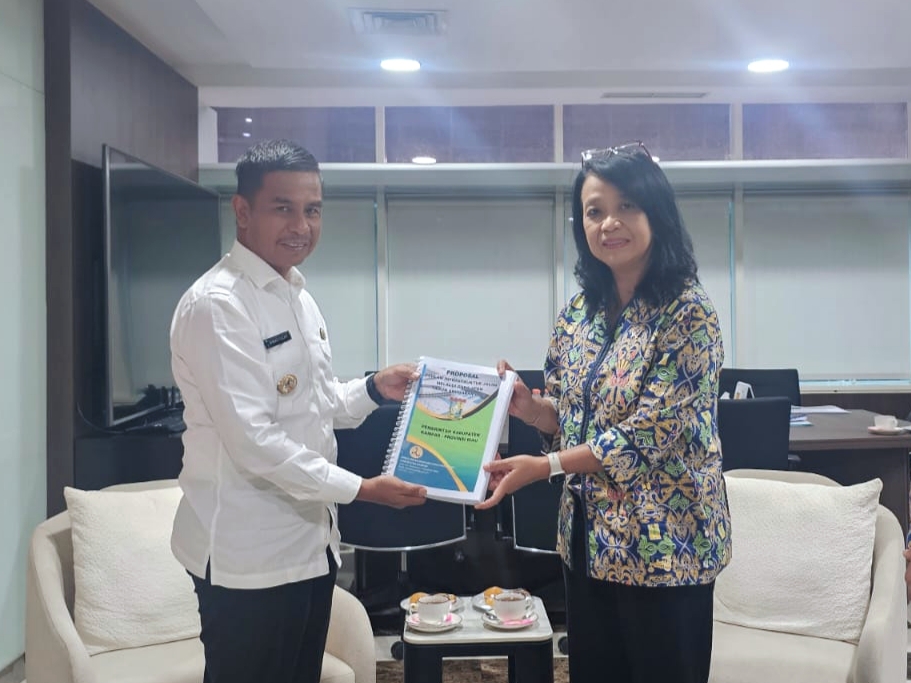 Bupati Kampar Dorong Percepatan Pembangunan 4 Ruas Jalan, Temui Wamen PU