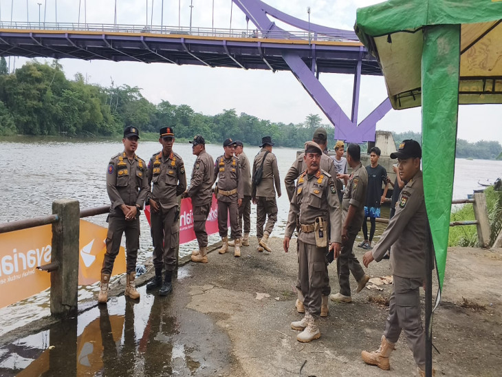 Antisipasi Kerumunan, Satpol PP Kampar Siaga di Tepian Sungai Kampar